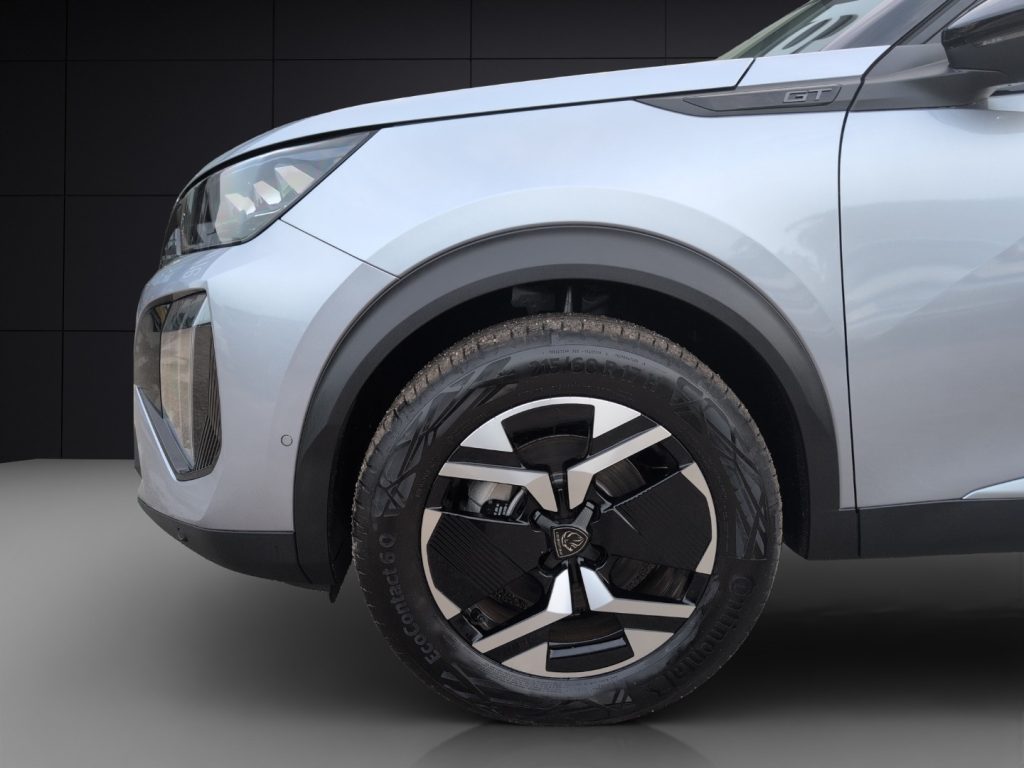 PEUGEOT 2008 Hybrid 136 e-DCS6 GT - 11