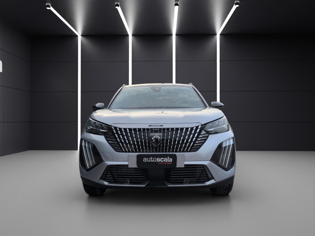 PEUGEOT 2008 Hybrid 136 e-DCS6 GT - 9