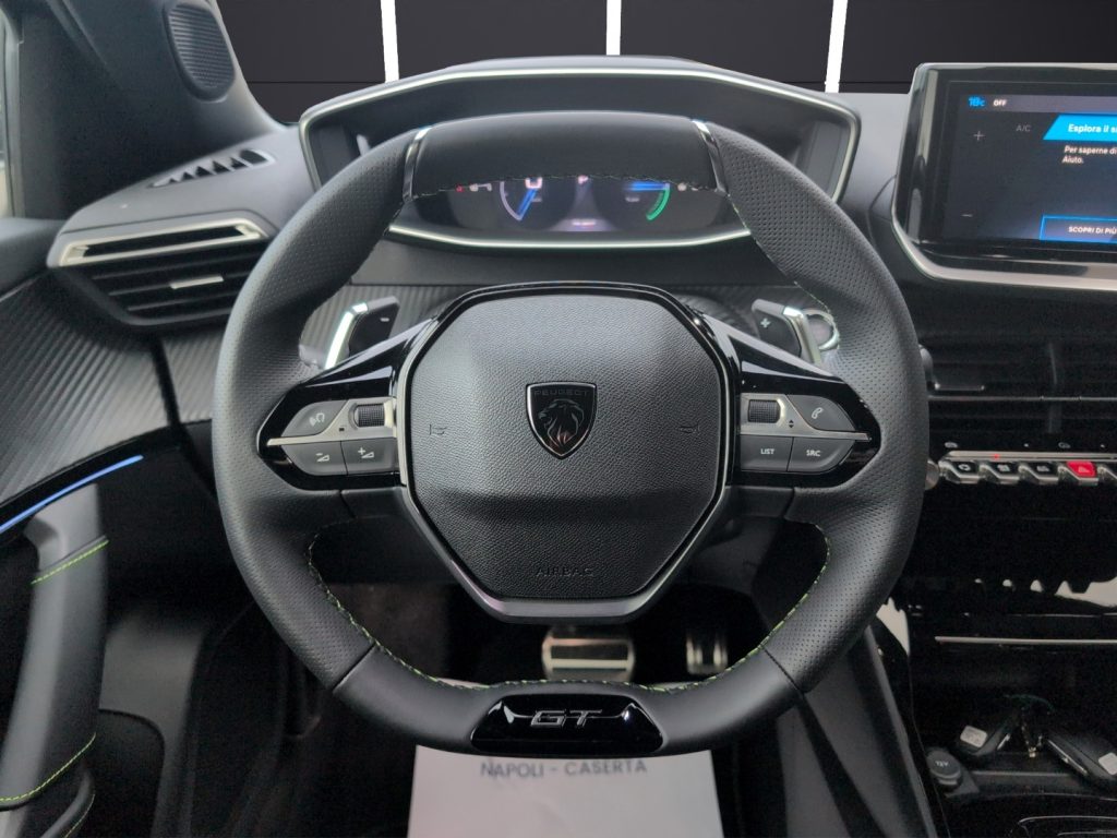 PEUGEOT 2008 Hybrid 136 e-DCS6 GT - 17