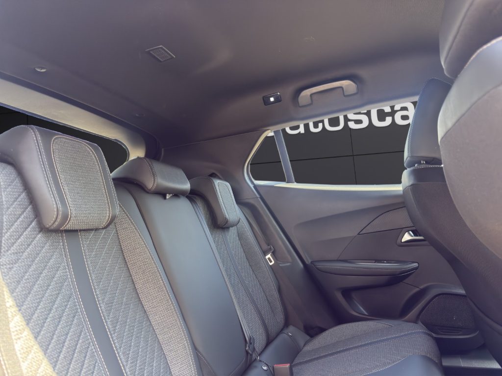 PEUGEOT 2008 Hybrid 145 e-DCS6 Allure - 18