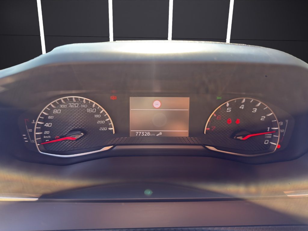 PEUGEOT 2008 PureTech 100 S&S Active - 11
