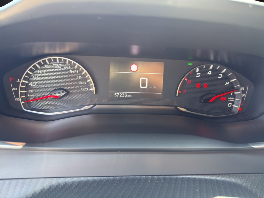 PEUGEOT 2008 PureTech 100 S&S Active - 11