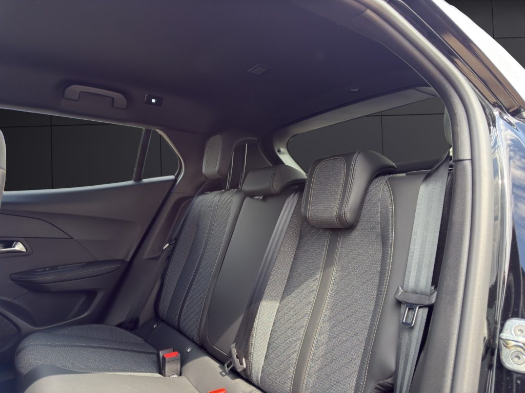 PEUGEOT 2008 PureTech 100 S&S Allure - 12