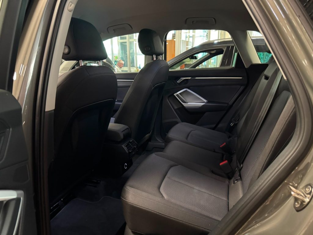 AUDI Q3 35 TDI S tronic Business Advanced MATRIX - 11