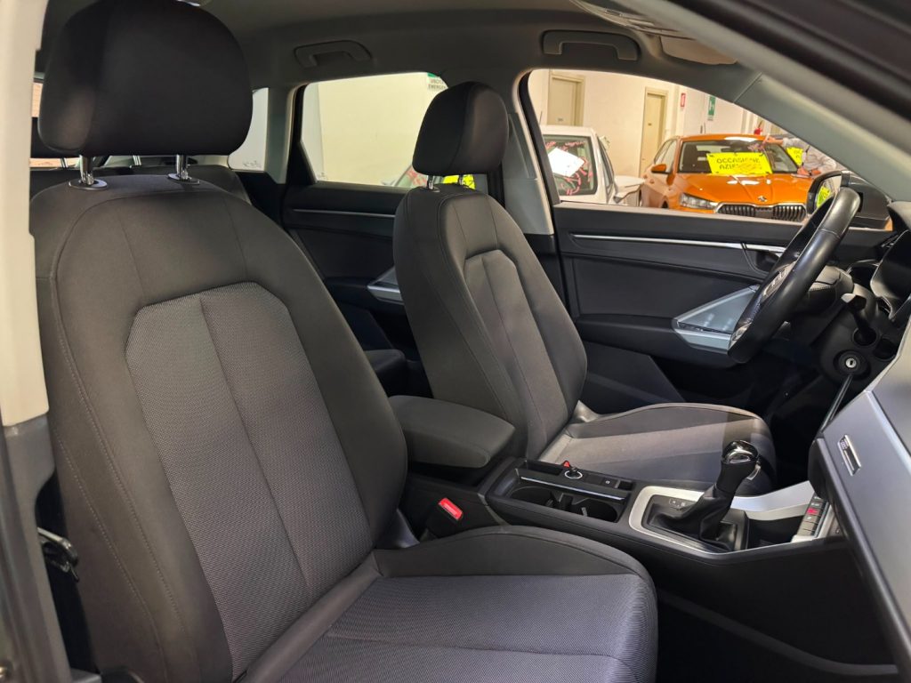 AUDI Q3 35 TDI S tronic Business Advanced MATRIX - 13