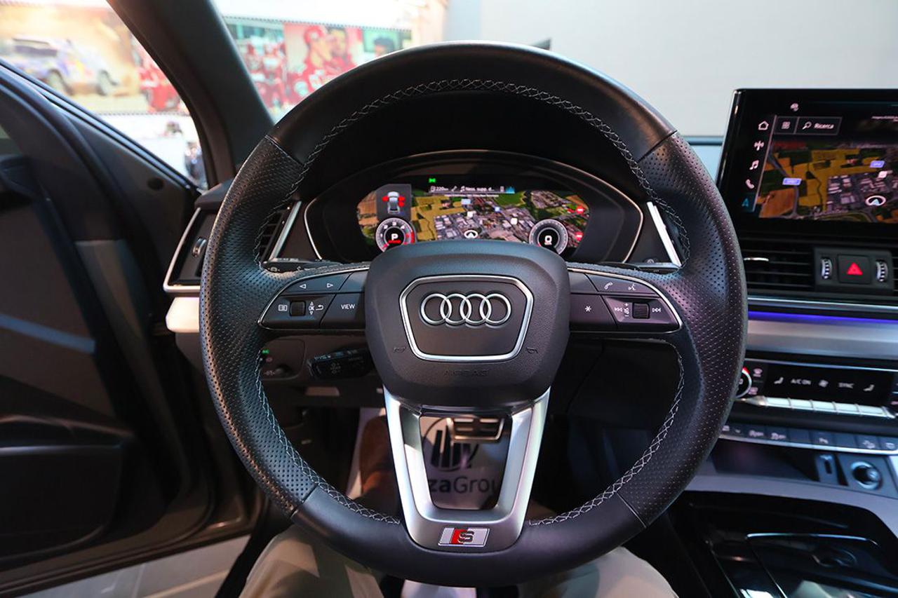 AUDI Q5 35 TDI Sportback S-Tronic S-Line Plus - 21