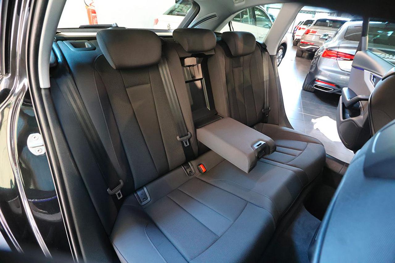 AUDI A4 35 TDI Avant S-Tronic Business Advanced - 20