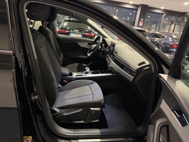Clicca per ingrandire A4 - 35 TDI 163CV MHEV BERLINA S tronic Sport