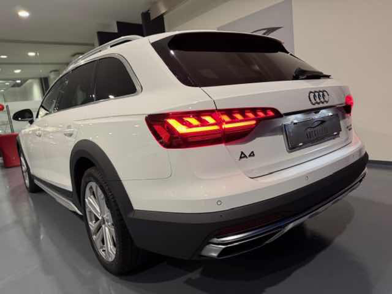 Clicca per ingrandire A4 allroad - 50 TDI tiptronic Identity Contrast