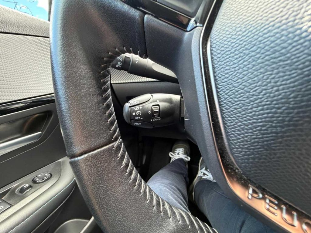 PEUGEOT 208 PureTech 100 Stop&Start 5 porte Allure - 18