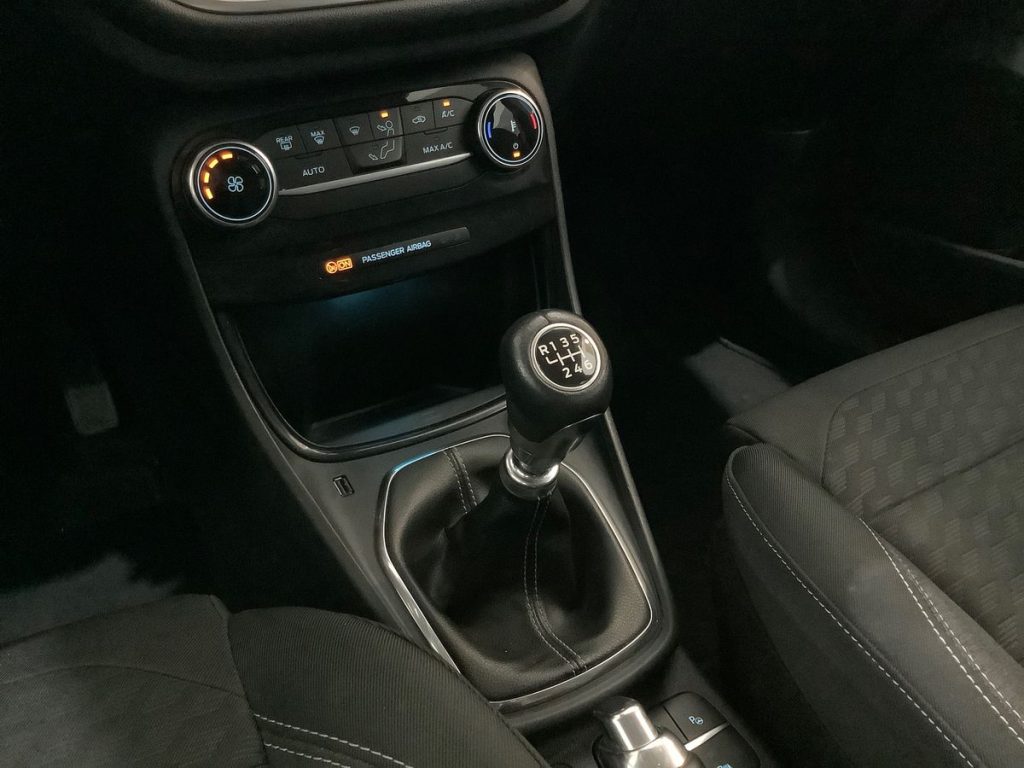 FORD Puma 1.5 EcoBlue 120 CV S&S Titanium X - 8