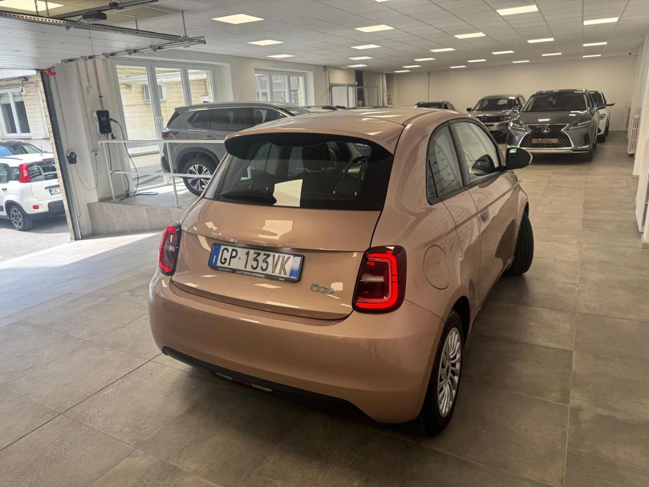 FIAT 500e 3+1 SOLO 7000 KM!!! Rose Gold - 6