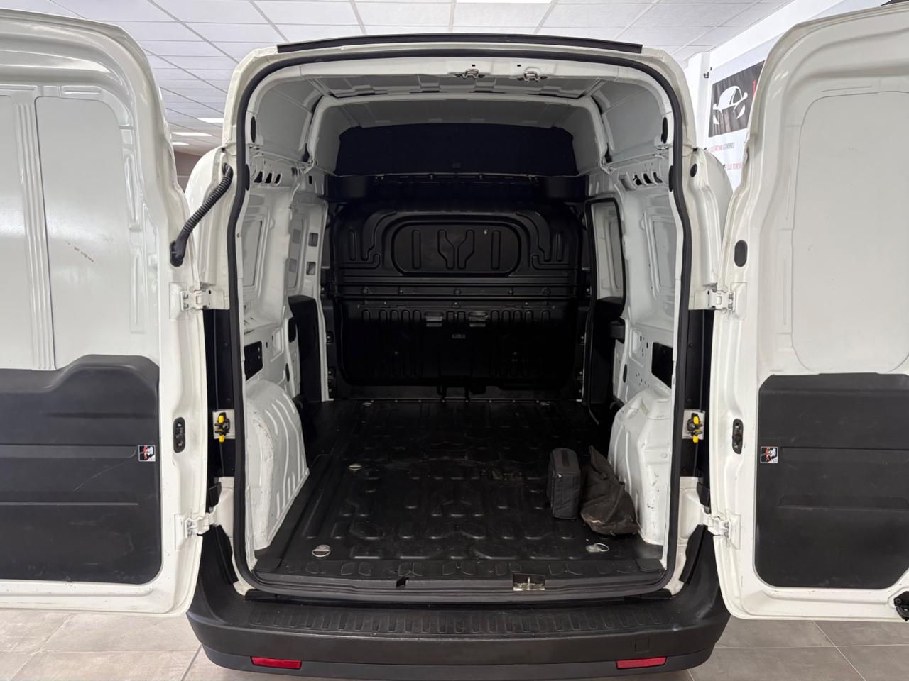 FIAT Doblo 1.6 MJT S&S 120CV PL-TA Cargo Maxi XL 14900€+ IVA - 6