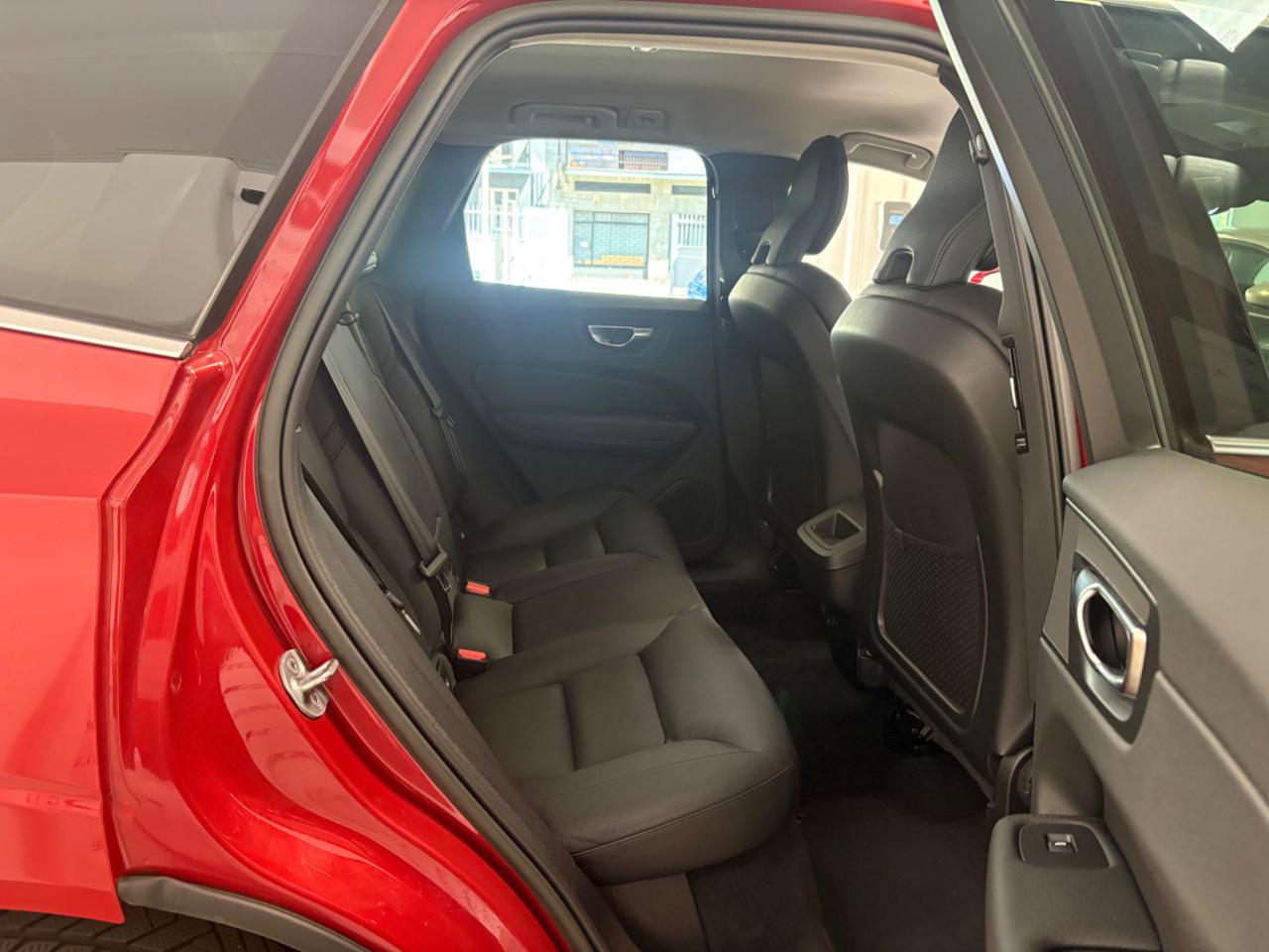 VOLVO XC60 B5 AWD automatico Ultimate Bright - 16