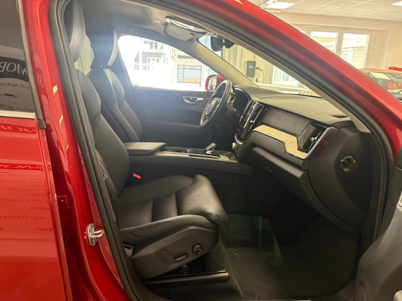 VOLVO XC60 B5 AWD automatico Ultimate Bright - 17
