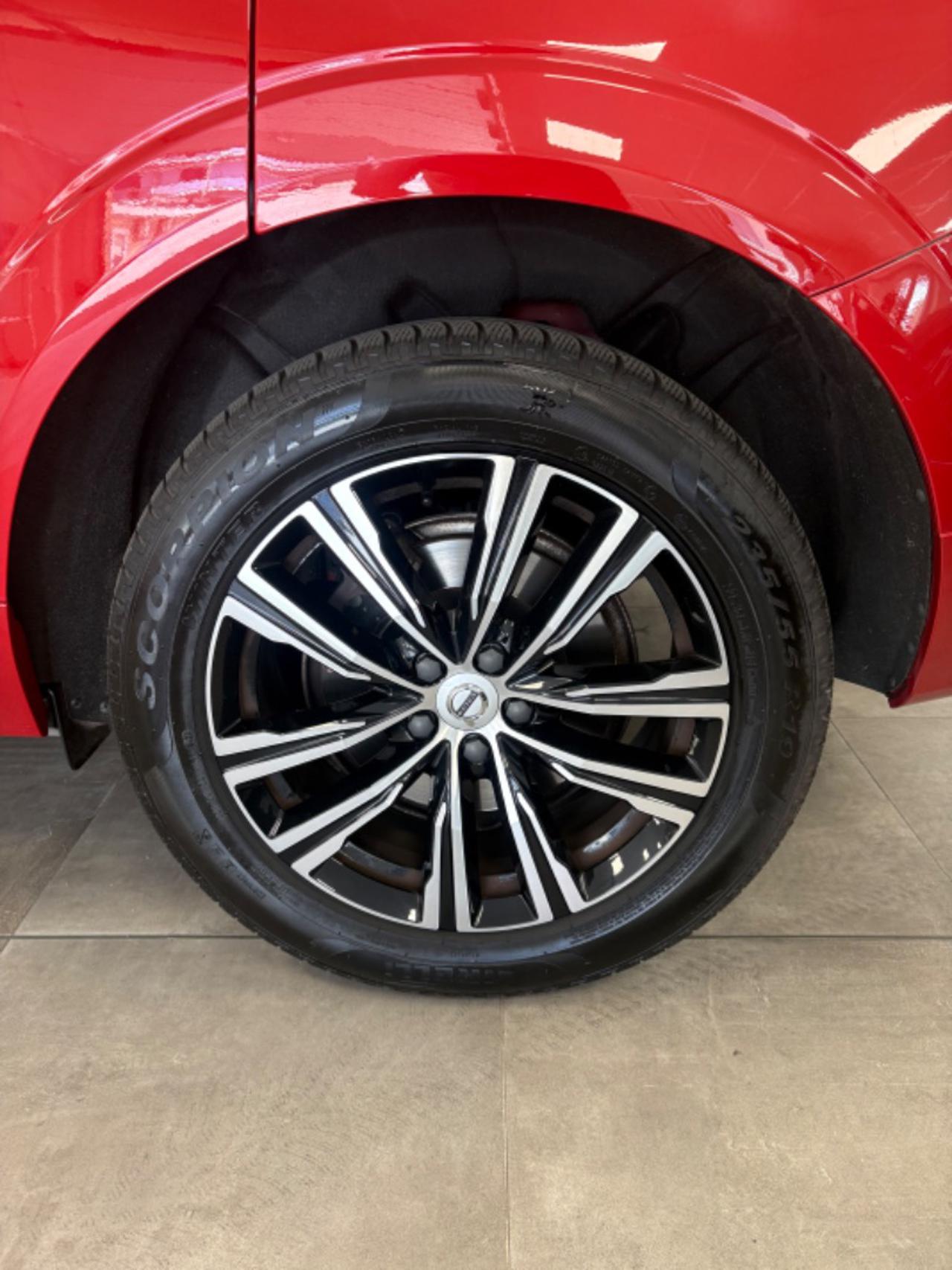 VOLVO XC60 B5 AWD automatico Ultimate Bright - 18