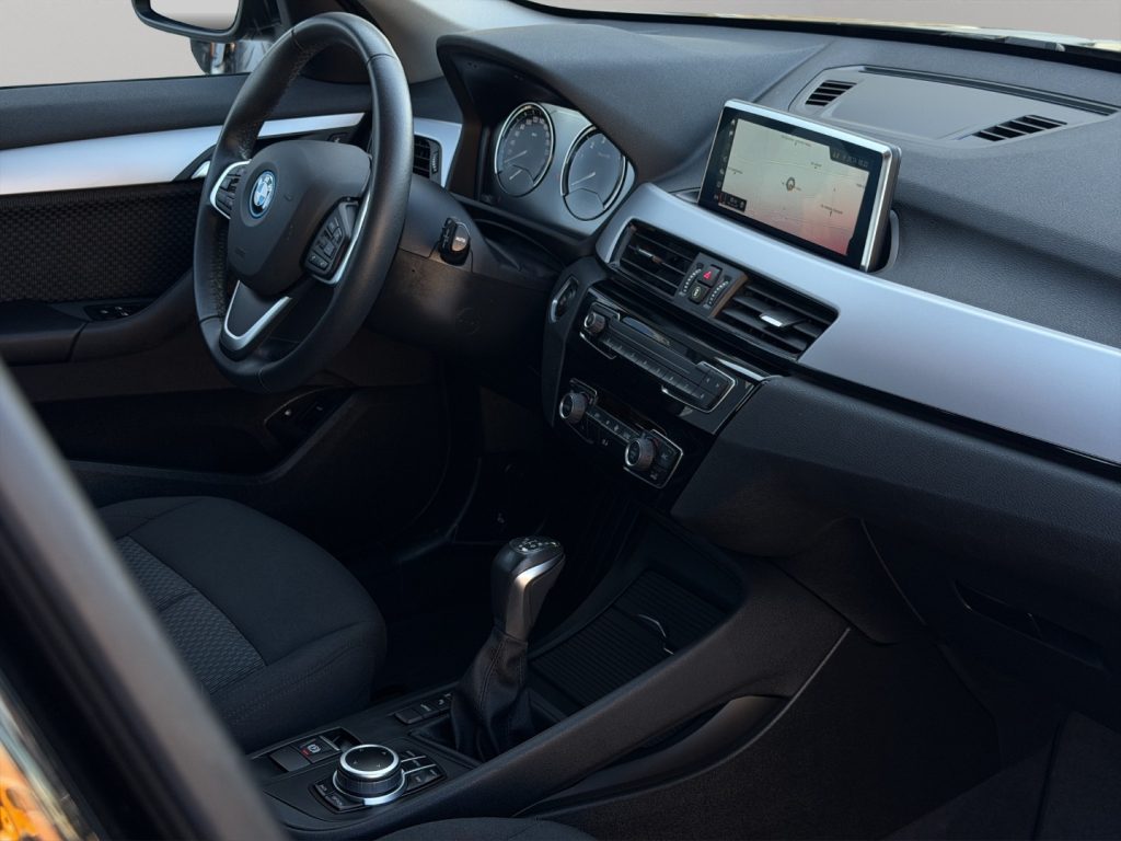 BMW X1 25E XDRIVE ADVANTAGE - 10