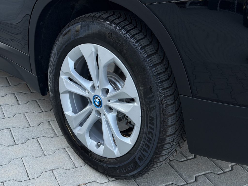 BMW X1 25E XDRIVE ADVANTAGE - 16