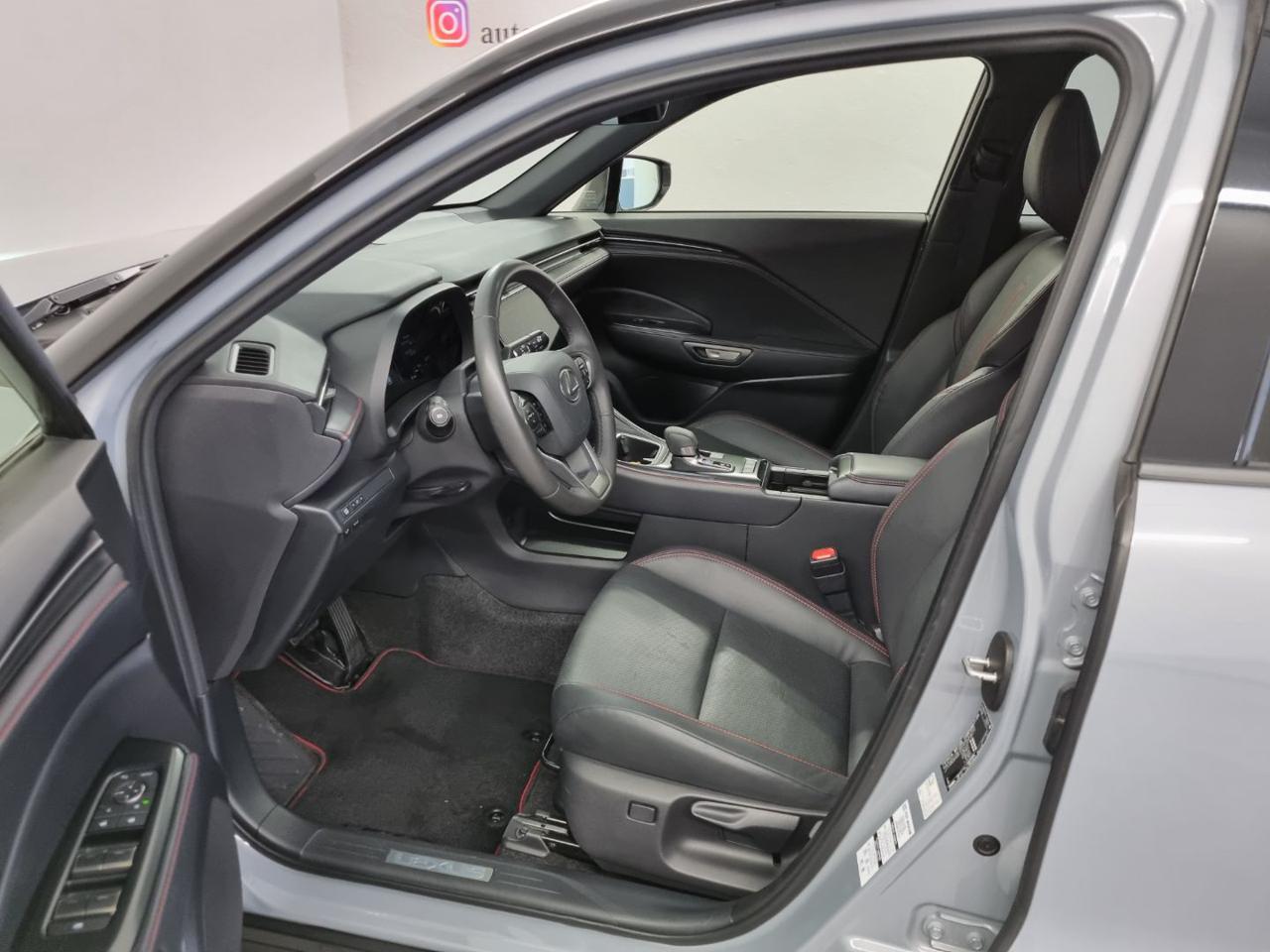LEXUS LBX Hybrid 4WD Emotion - 8