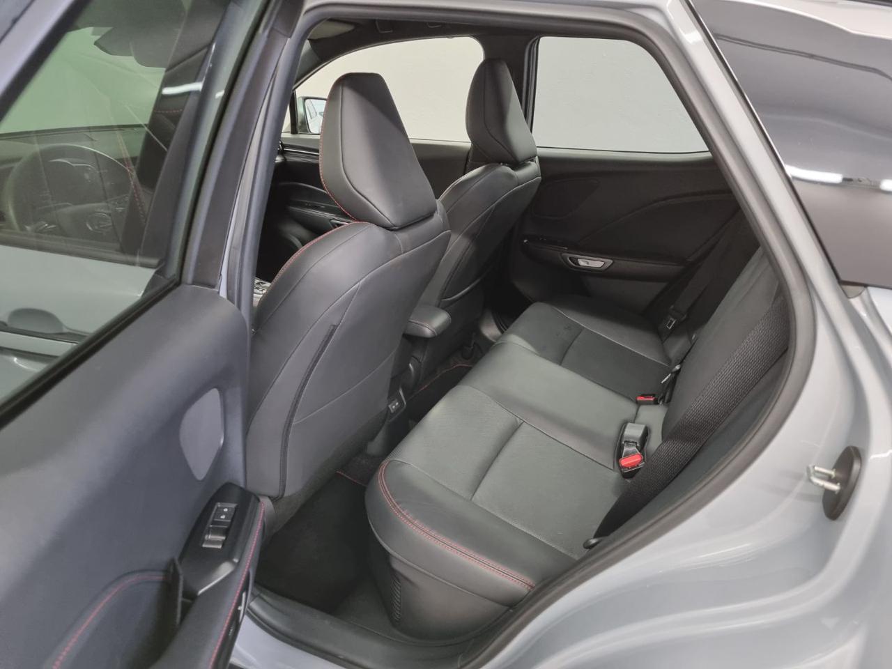 LEXUS LBX Hybrid 4WD Emotion - 10