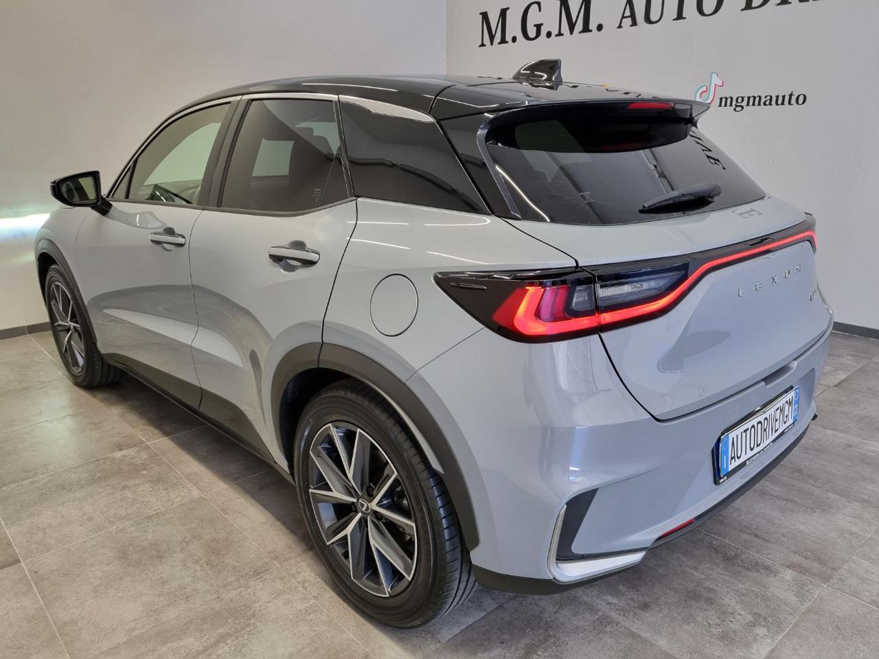 LEXUS LBX Hybrid 4WD Emotion - 27