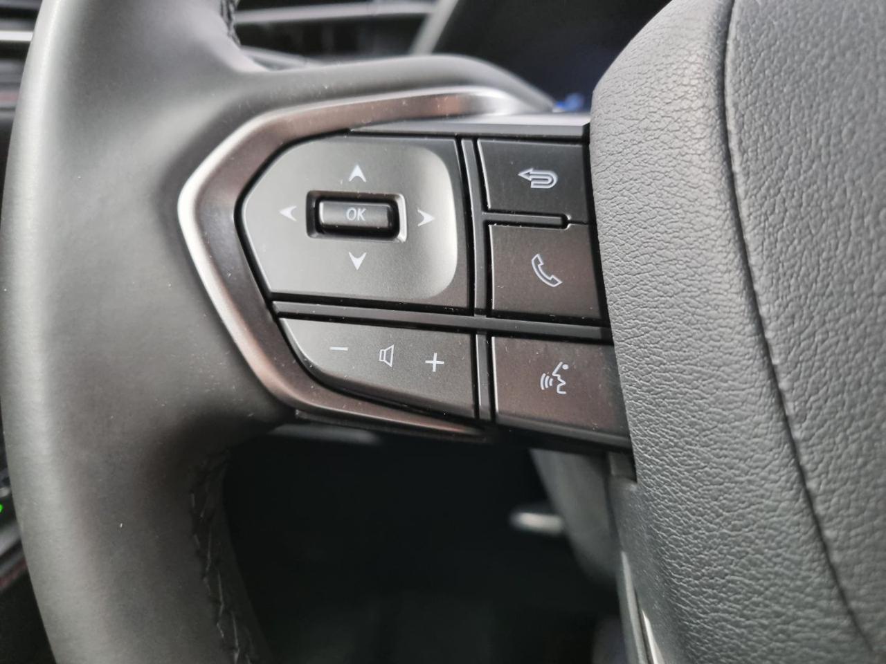 LEXUS LBX Hybrid 4WD Emotion - 26