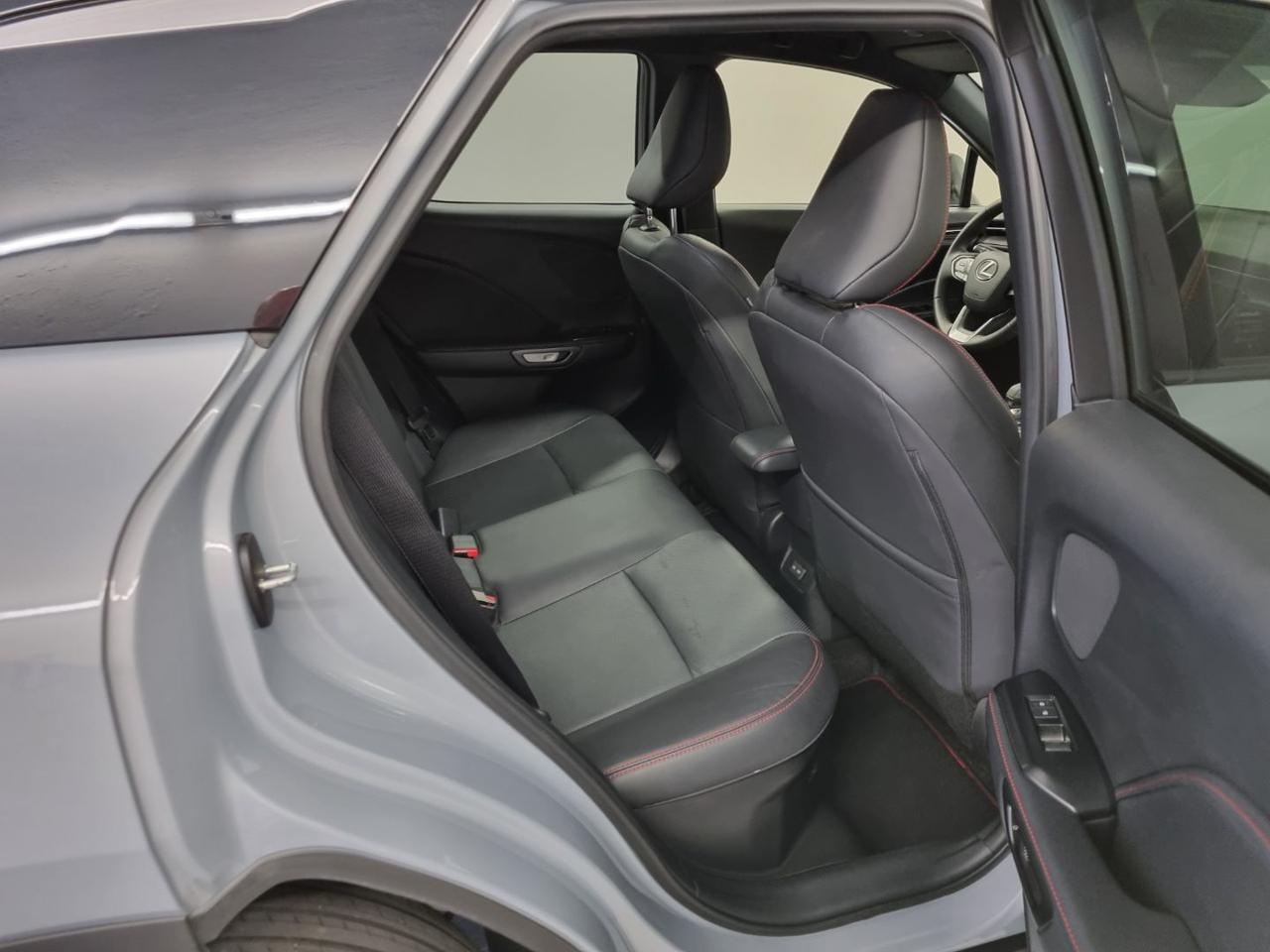 LEXUS LBX Hybrid 4WD Emotion - 20