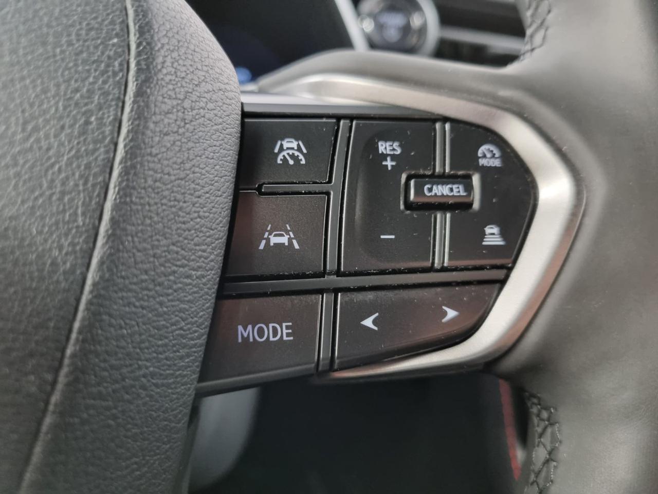 LEXUS LBX Hybrid 4WD Emotion - 25