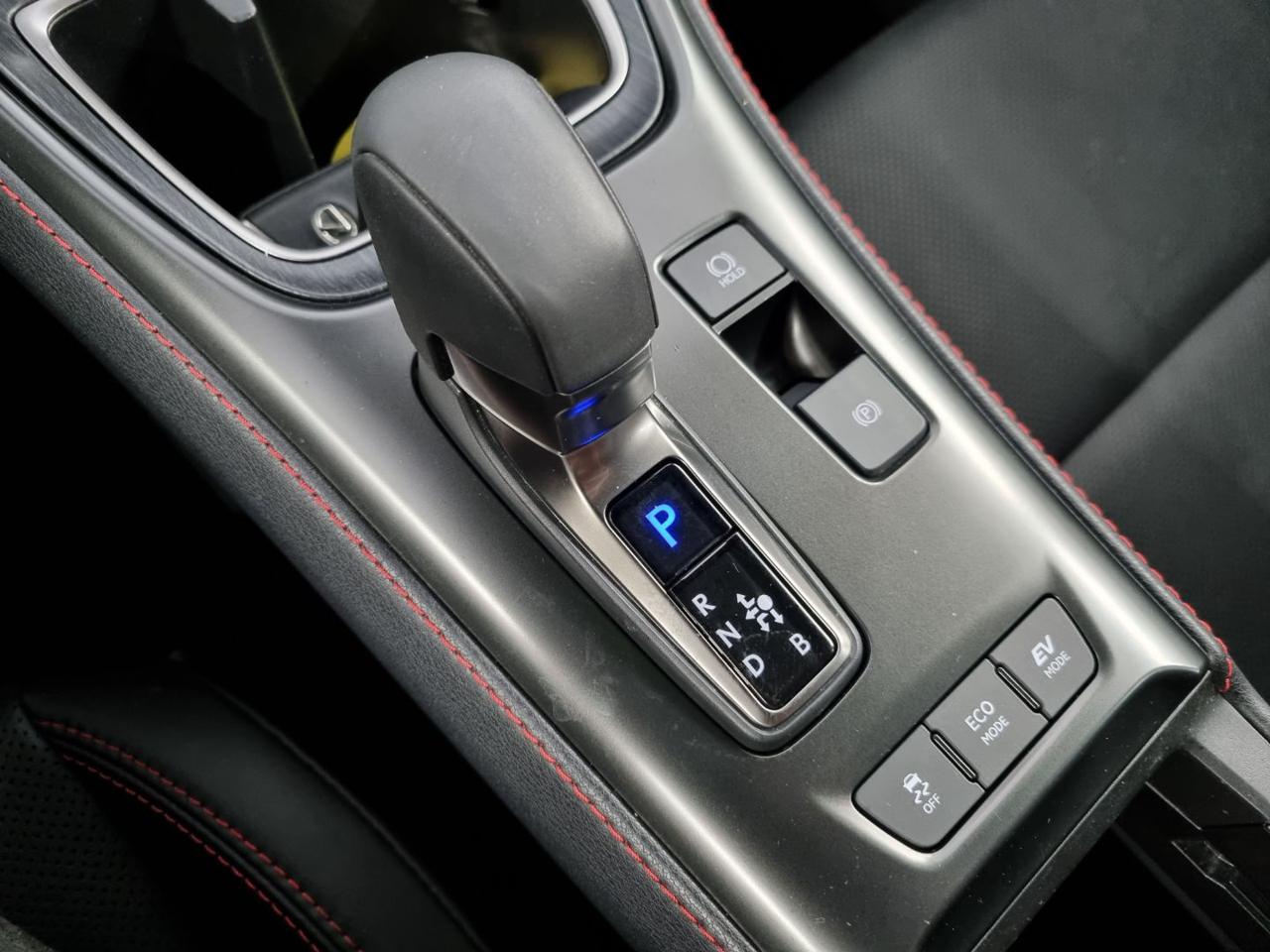 LEXUS LBX Hybrid 4WD Emotion - 17
