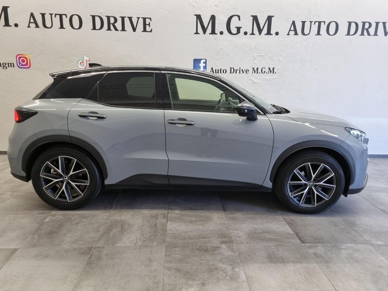 LEXUS LBX Hybrid 4WD Emotion - 4