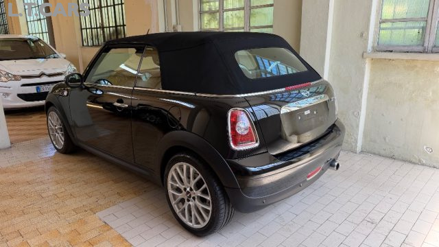 MINI Cabrio Nero pastello