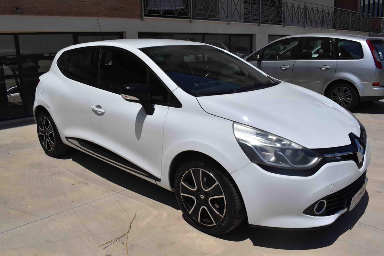 RENAULT Clio 1.5 dCi 8V 90CV Start&Stop 83gr 5 porte EcoBusines - 4