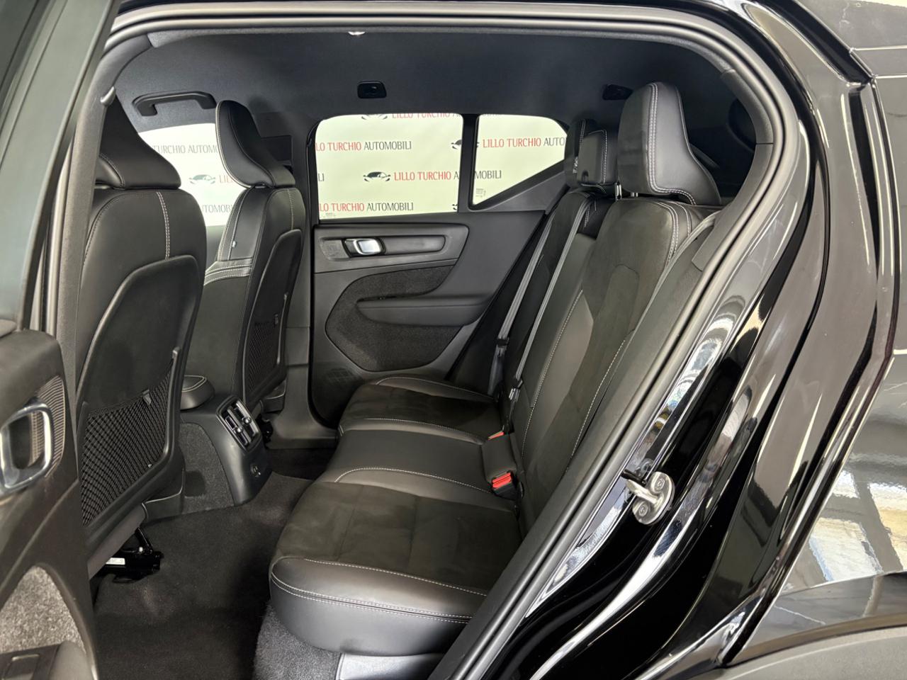 VOLVO XC40 T4 Recharge Plug-in Hybrid R-design FULL LED - 17