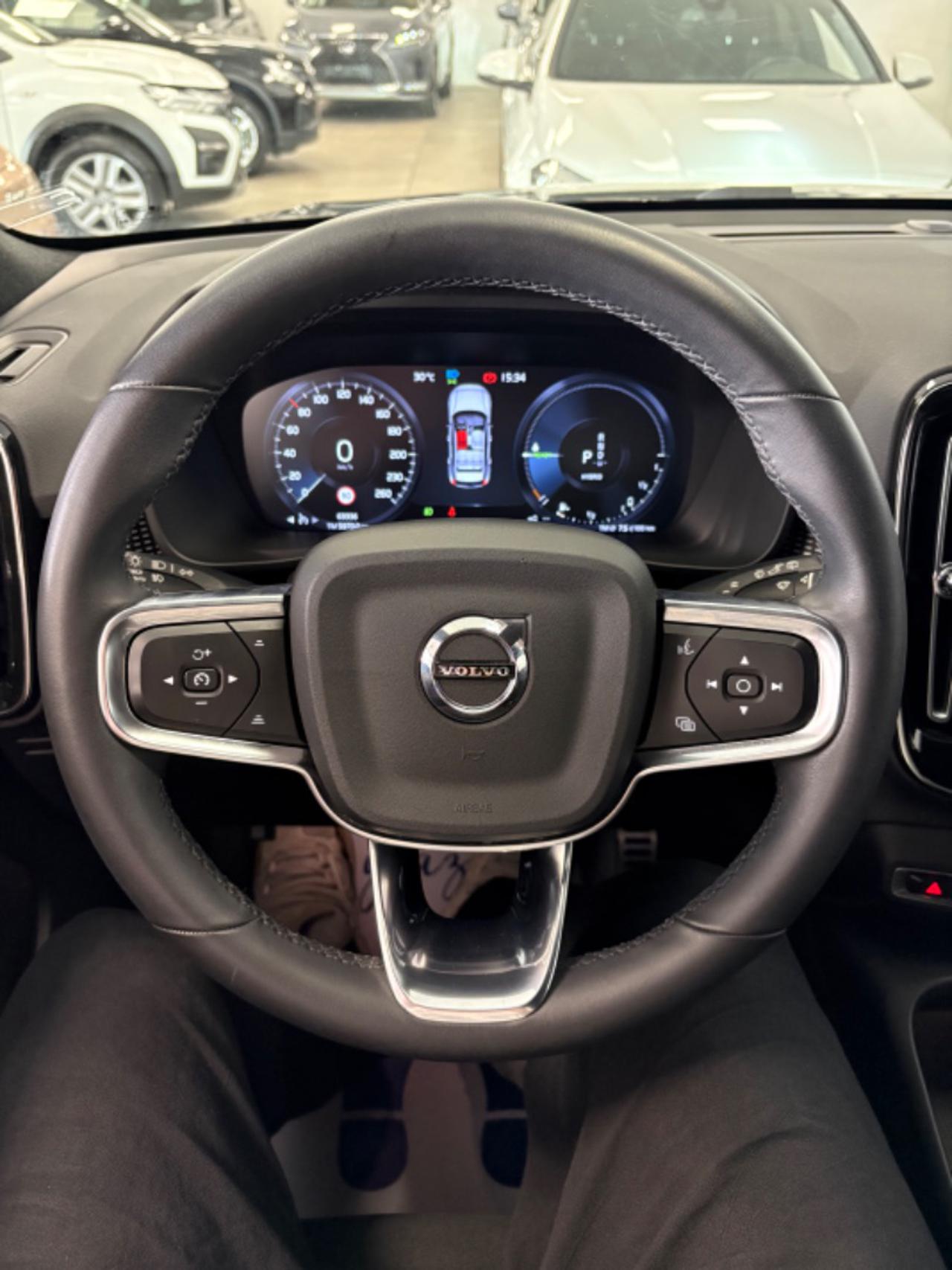 VOLVO XC40 T4 Recharge Plug-in Hybrid R-design FULL LED - 8