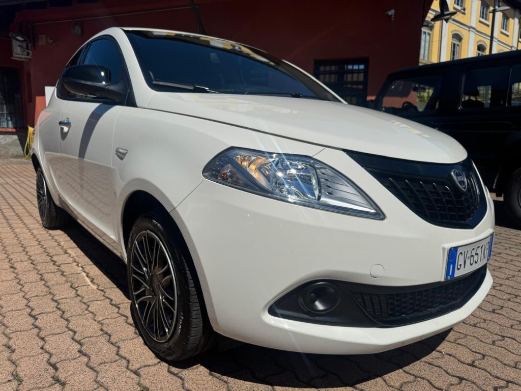LANCIA Ypsilon 1.0 FireFly 5 porte S&S Hybrid Oro - 2