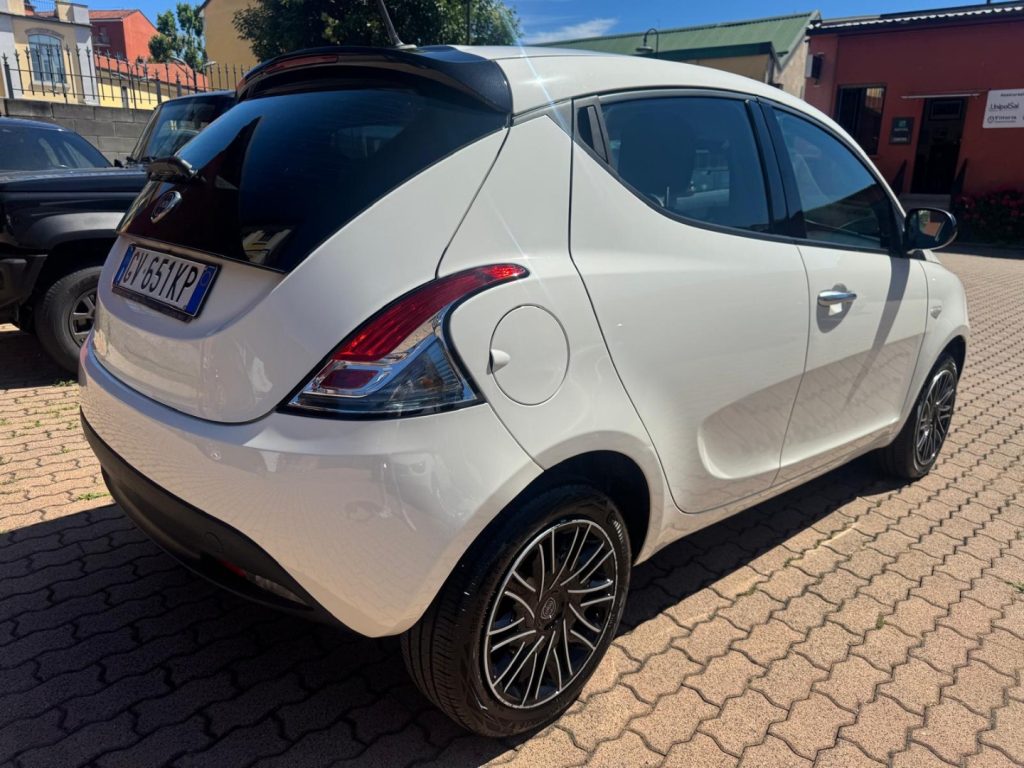 LANCIA Ypsilon 1.0 FireFly 5 porte S&S Hybrid Oro - 6