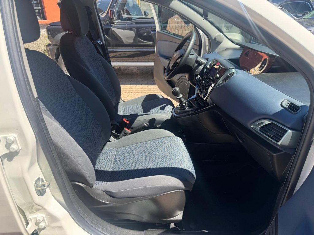 LANCIA Ypsilon 1.0 FireFly 5 porte S&S Hybrid Oro - 11
