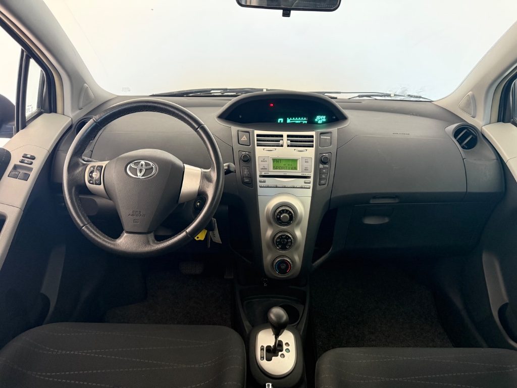 TOYOTA Yaris 1.3 5 porte M-MT SOL - 9
