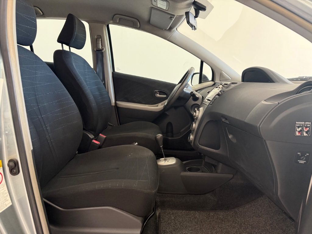 TOYOTA Yaris 1.3 5 porte M-MT SOL - 17