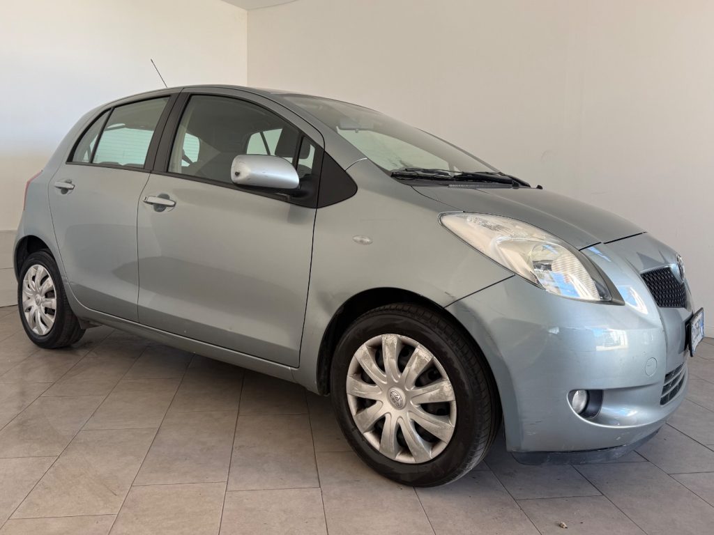 TOYOTA Yaris 1.3 5 porte M-MT SOL - 3