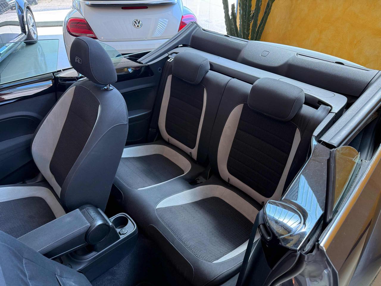 Maggiolino Cabrio 1.4 TSI R-Line #Fender - immagine 11