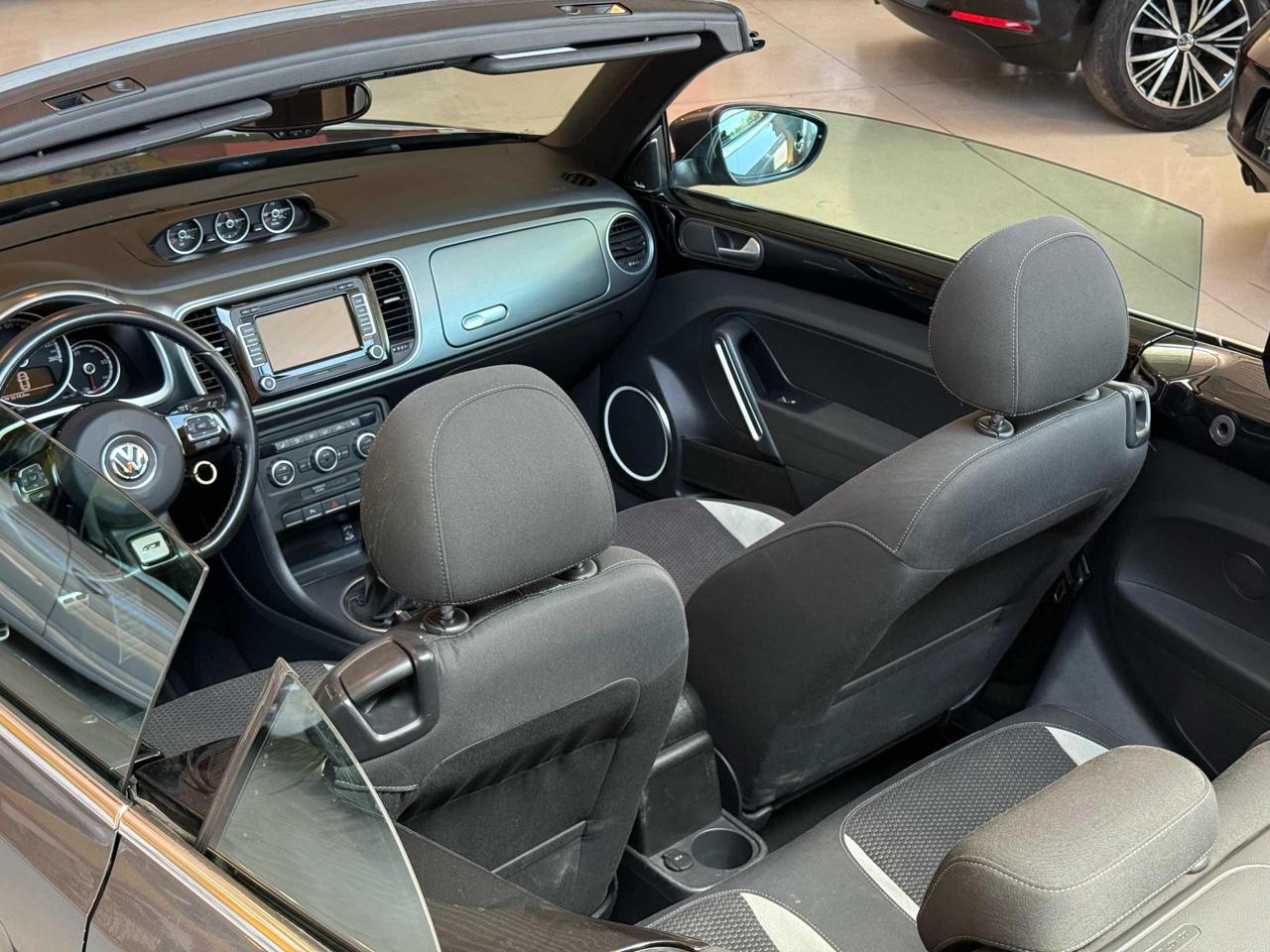 Maggiolino Cabrio 1.4 TSI R-Line #Fender - immagine 12