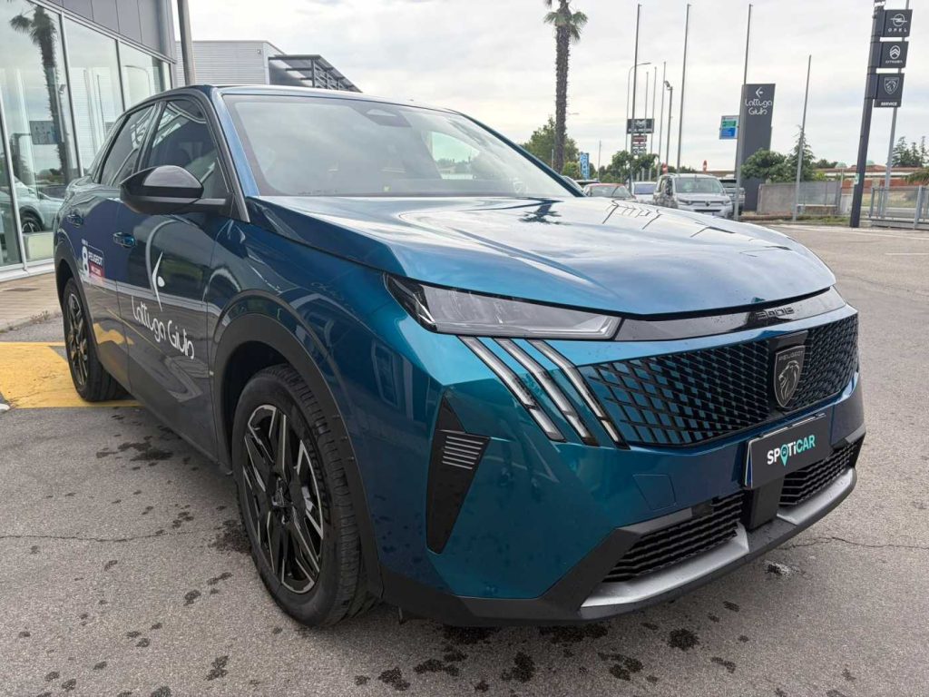 PEUGEOT 3008 Hybrid 145 e-DCS6 Allure - 4