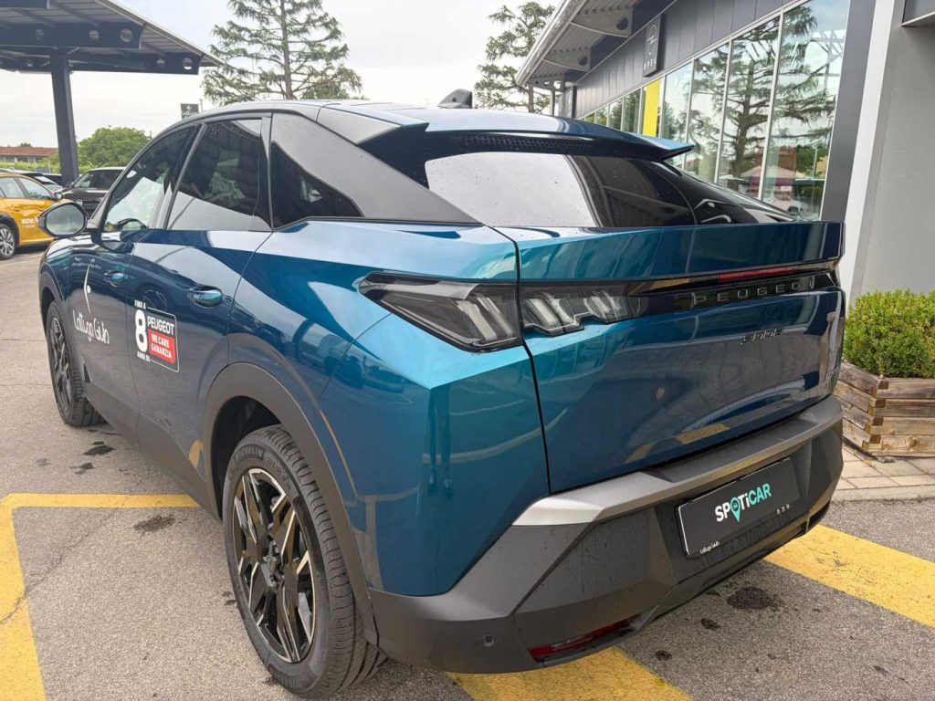 PEUGEOT 3008 Hybrid 145 e-DCS6 Allure - 8