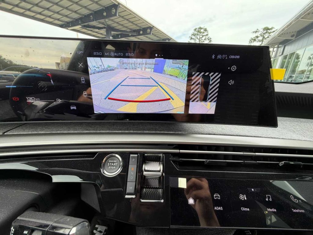 PEUGEOT 3008 Hybrid 145 e-DCS6 Allure - 16
