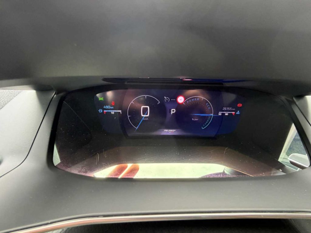 PEUGEOT 2008 Hybrid 145 e-DCS6 GT - 17