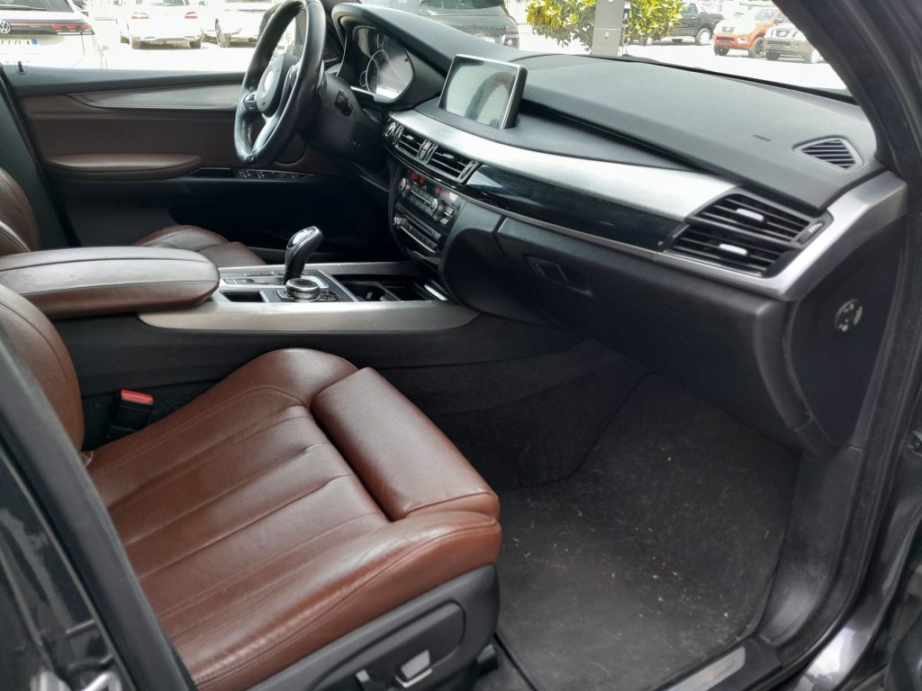 BMW X5 xDrive 40d 7 POSTI - 17