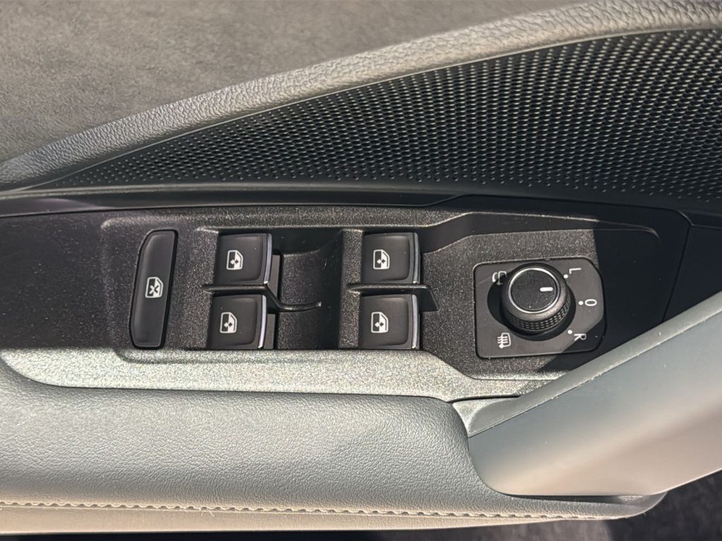 VOLKSWAGEN Tiguan Nuova Tiguan R-Line Plus 2.0 TDI SCR 110 kW (150 C - 12