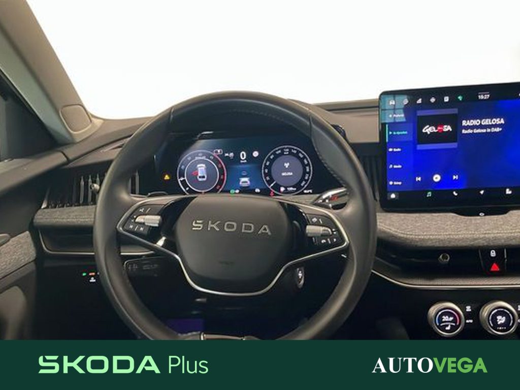 SKODA Superb wagon 2.0 tdi selection 150cv dsg - 9