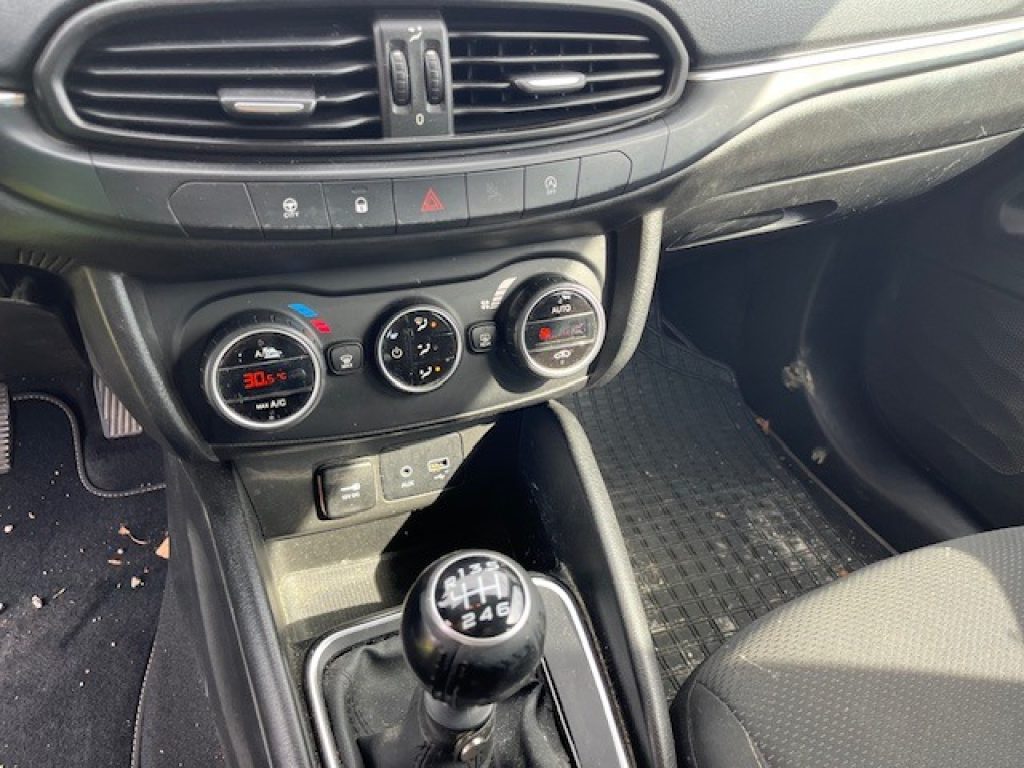 FIAT Tipo 1.6 Mjt S&S SW Lounge - 9
